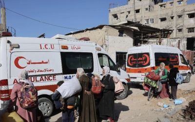 AL MENOS 21 MUERTOS Y 28 HERIDOS POR ATAQUE ISRAELÍ A CAMPAMENTO DE DESPLAZADOS EN GAZA